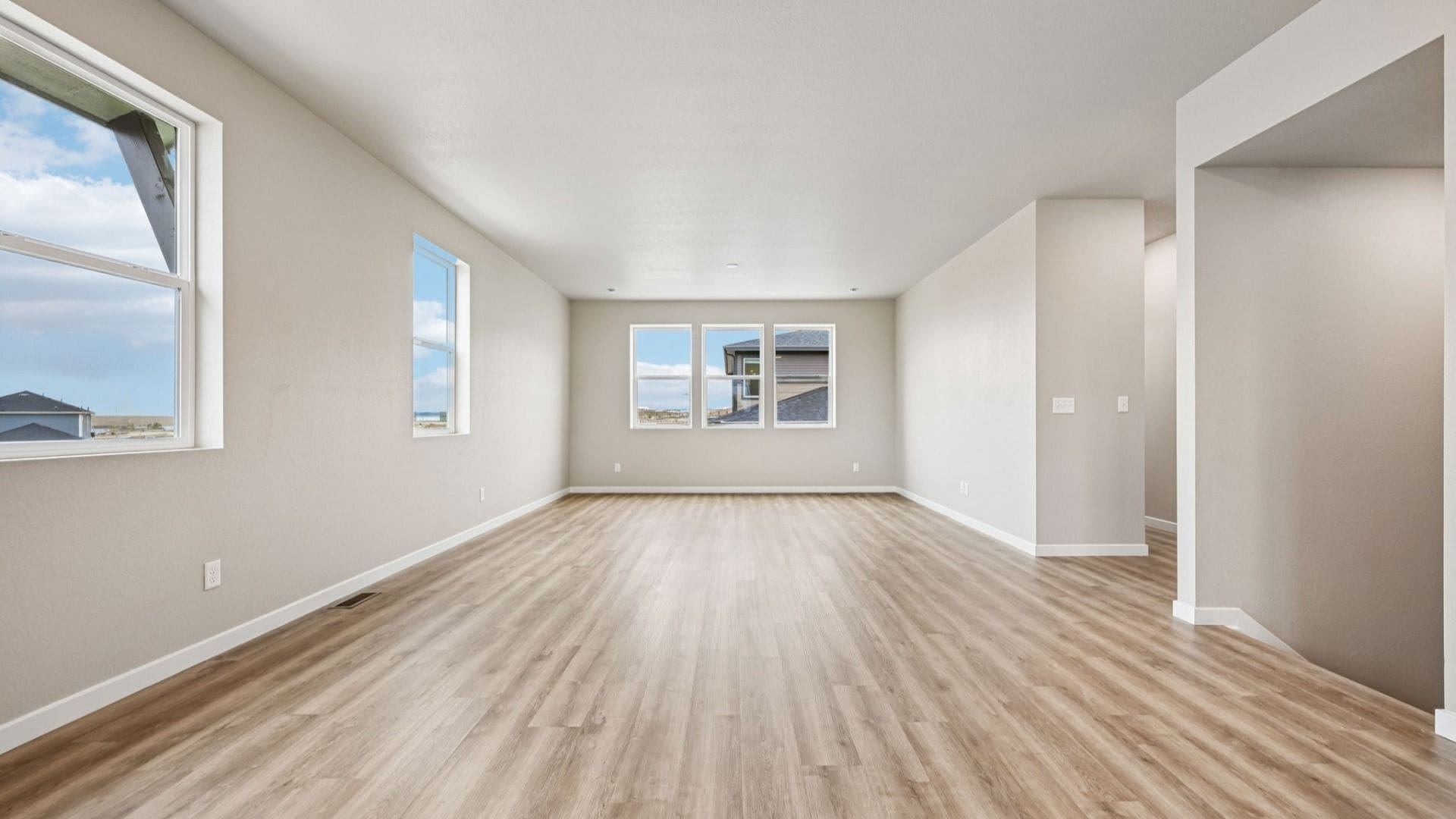 24111 E 54th Pl (Lincoln) - floorplan image